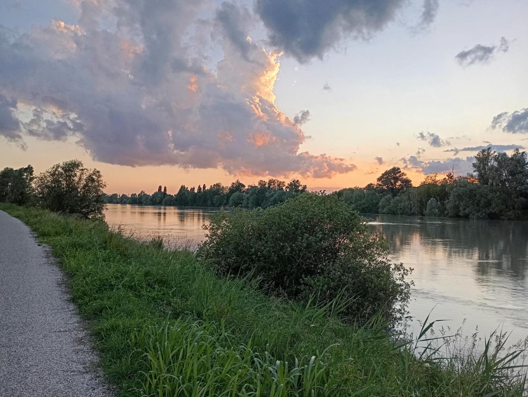 Casa Vacanze Nel Delta Del Po Taglio di Po エクステリア 写真